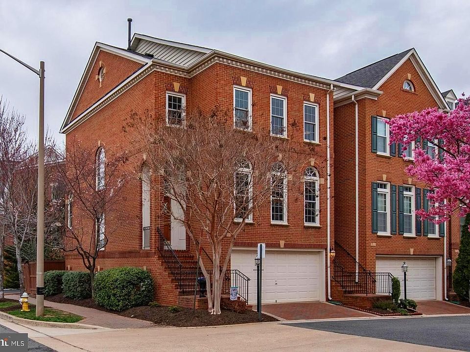 1st image of 723 Hawkins Way
