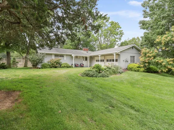4410 E Beach Club Rd, Port Clinton, OH 43452