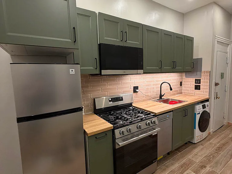 27 Prince St #1 — Photo 1