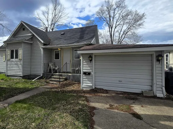 103 Sycamore St, La Porte City, IA 50651