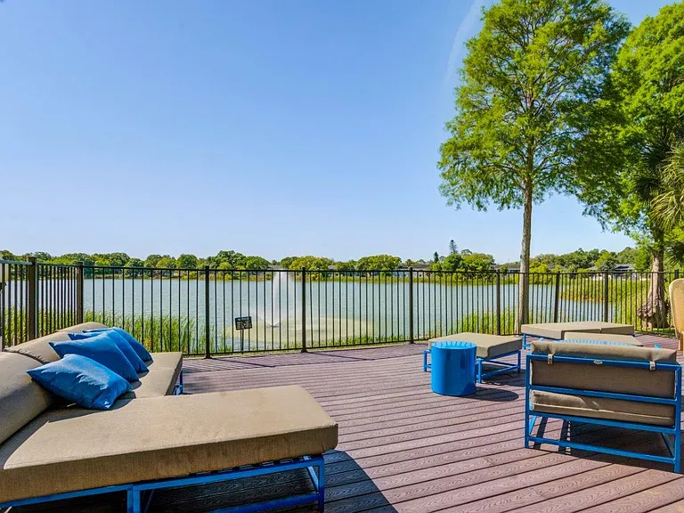 Park at Lake Magdalene Apartments and Townhomes — Photo 10