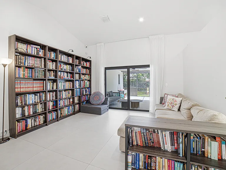 10027 NW 56th Ct — Photo 13