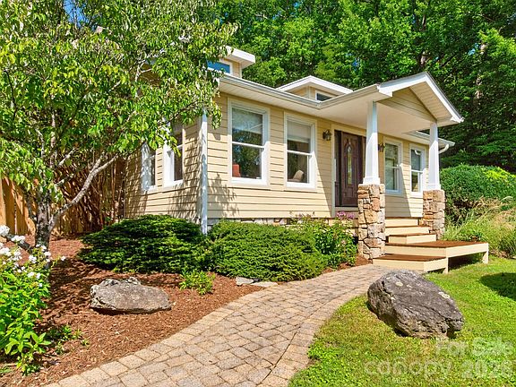 3rd image of 3046 Turnpike Rd #7R