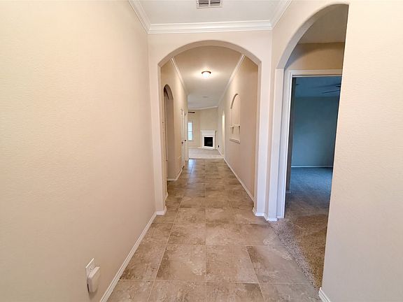 5th image of 608 Kiowa Dr