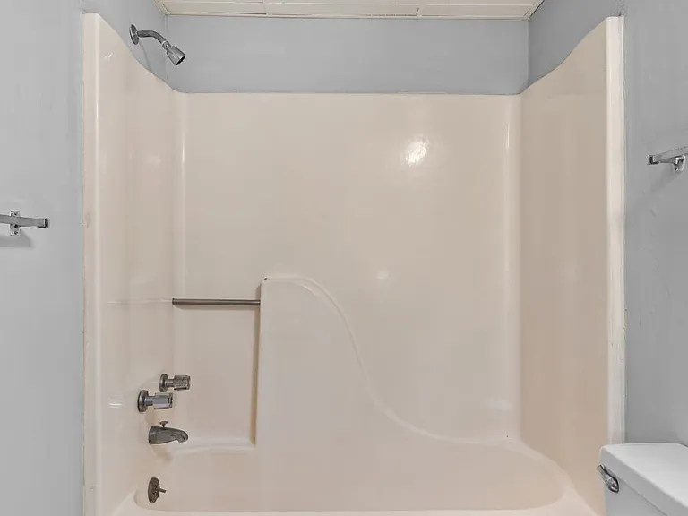 432 N Chestnut St #7 — Photo 12