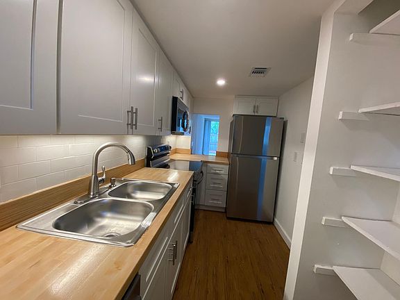 5th image of 701 SW 75th St APT 101