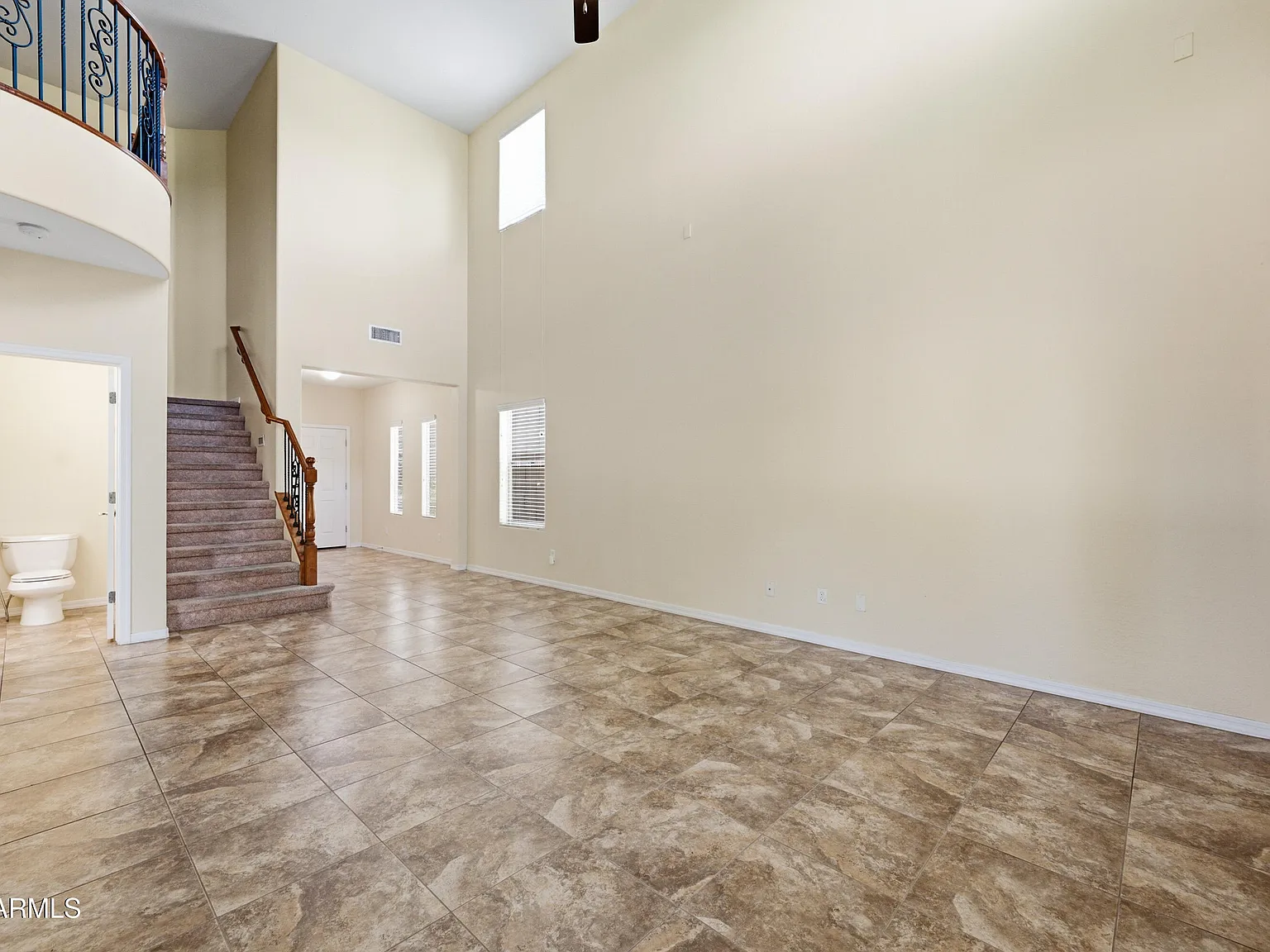 3 bed, 2.5 bath, 2092 sqft, $2,295 — Photo 4