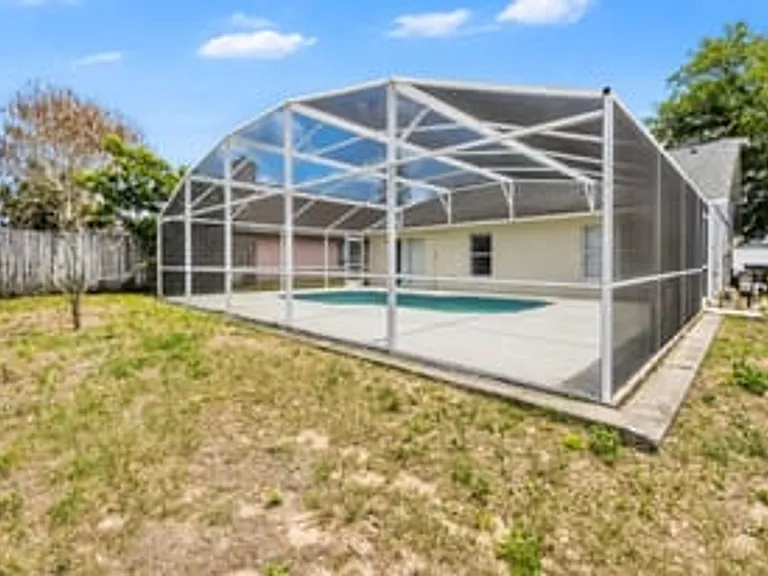 8821 Parliament Ct — Photo 14