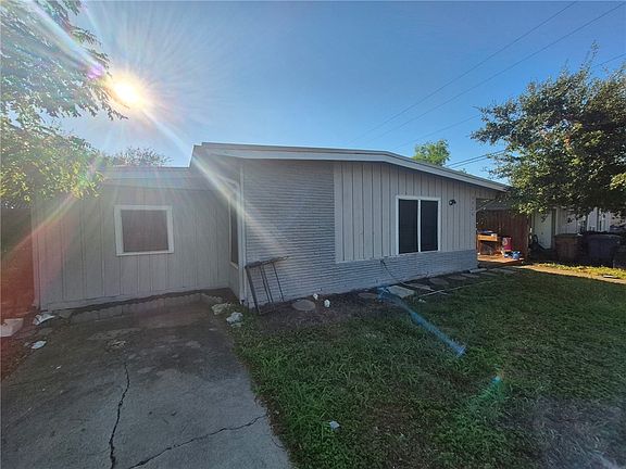 4th image of 4926 Dody St