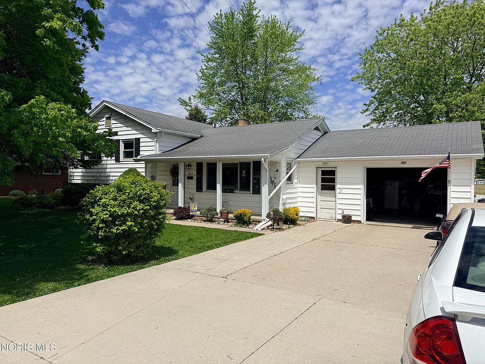 1st image of 307 E Curtis St