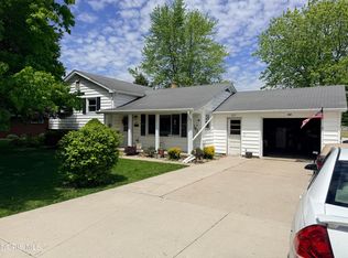 307 E Curtis St, Stryker, OH 43557