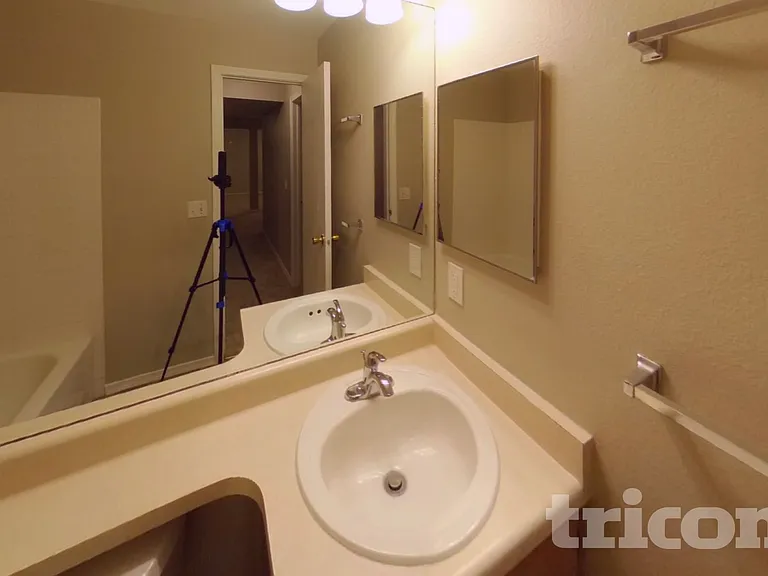 2920 Frazier Ln — Photo 17