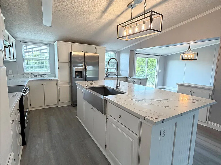 5698 County Road 2752 — Photo 9