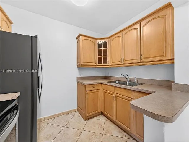 6447 SW 10th St — Photo 5
