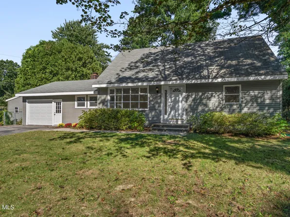 61 Margaret Dr, Ballston Spa, NY 12020