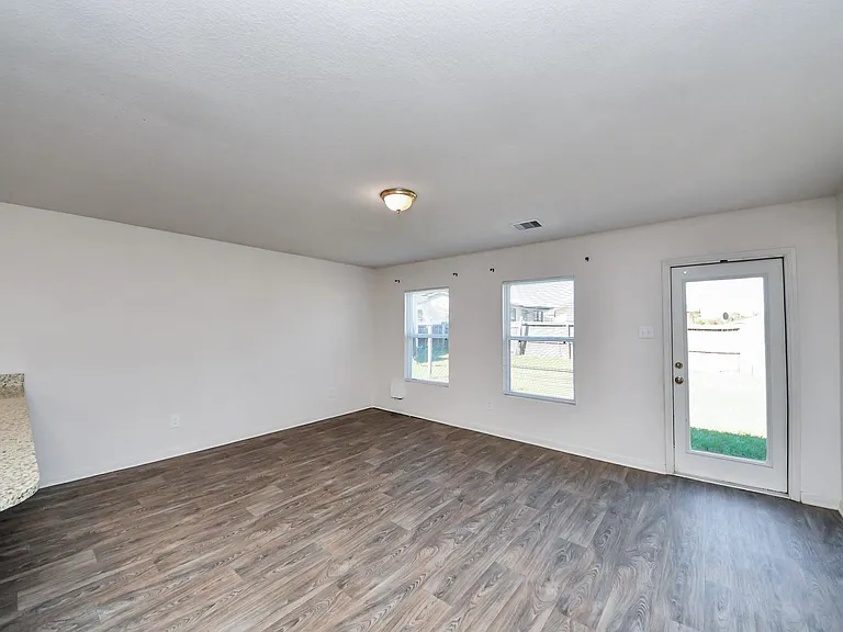 164 Goldenrod — Photo 16