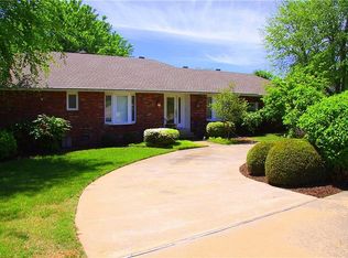 501 Fairway Cir, Springdale, AR 72764