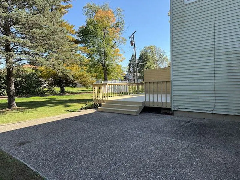 2 bed, 2.0 bath, 1400 sqft, $2,000 — Photo 1