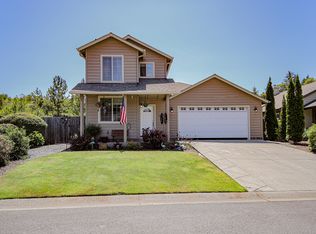 219 Cedar Brook Ln, Cave Junction, OR 97523