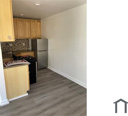 4th image of 1306 W 59th Pl #1306