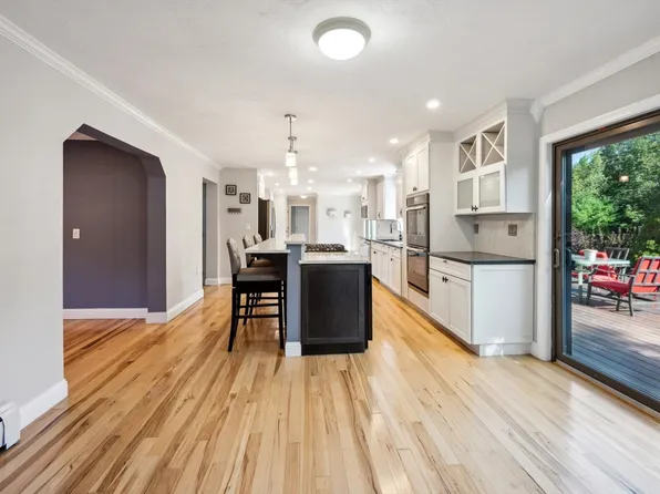 137 Hosley Rd, Gardner, MA 01440