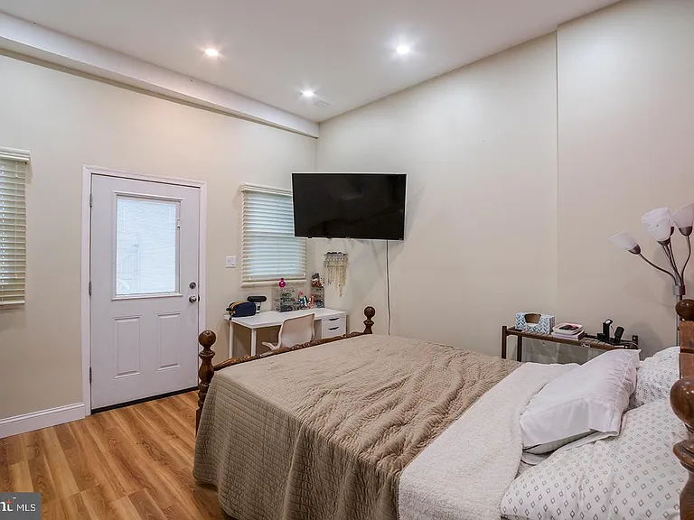1122 E Passyunk Ave #1 — Photo 7