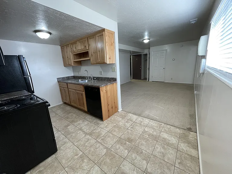16 E 700 N #16 — Photo 3