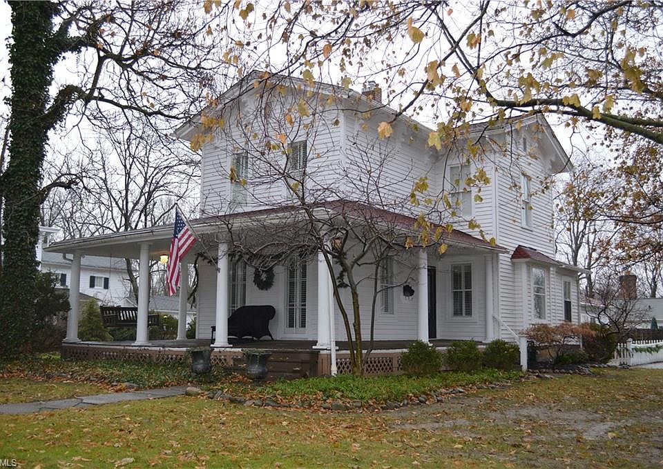 1st image of 104 E Streetsboro St