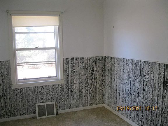 5th image of 2825 Summerdale Ave