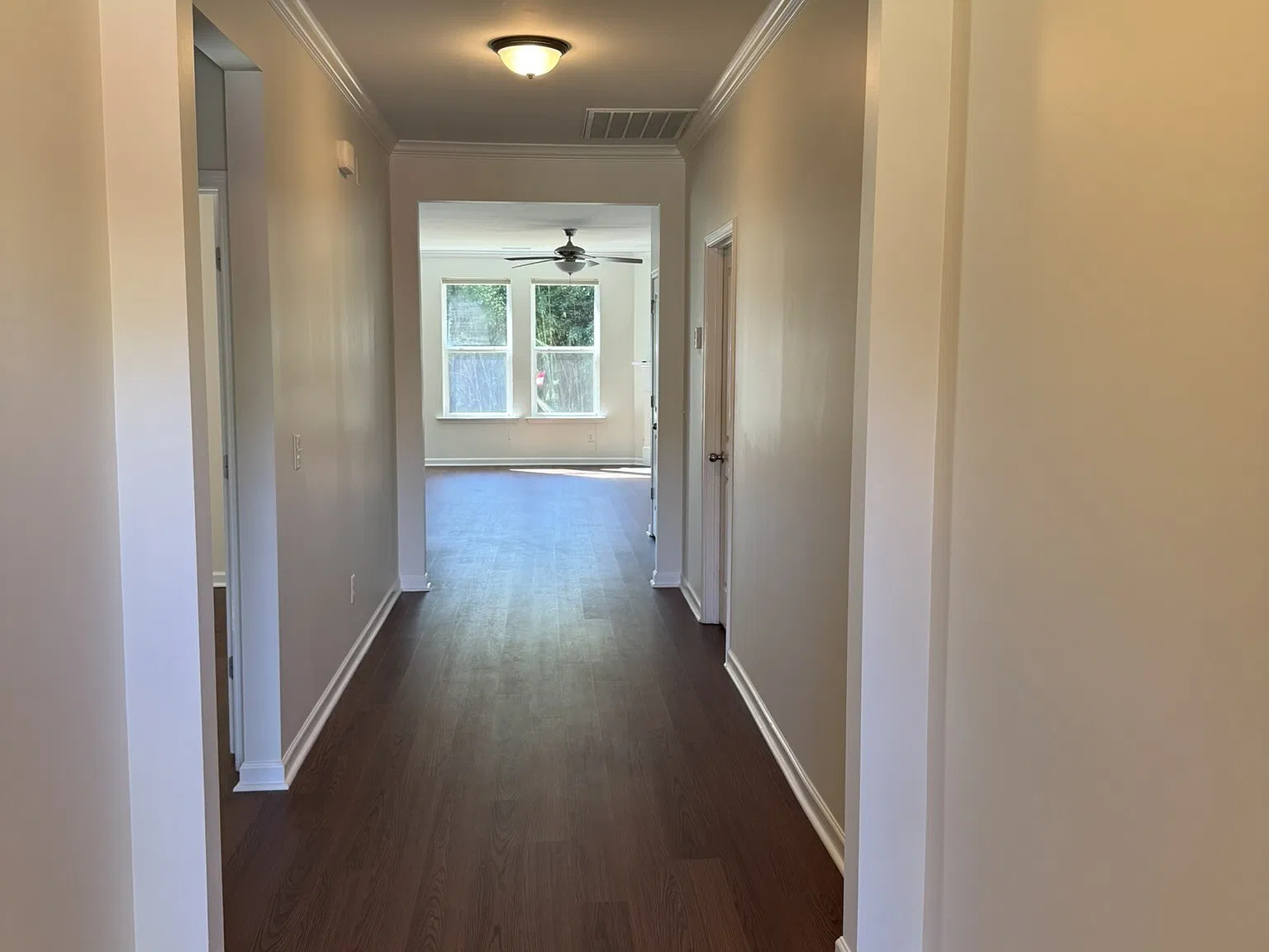 3 bed, 2.0 bath, 2141 sqft, $2,900 — Photo 4