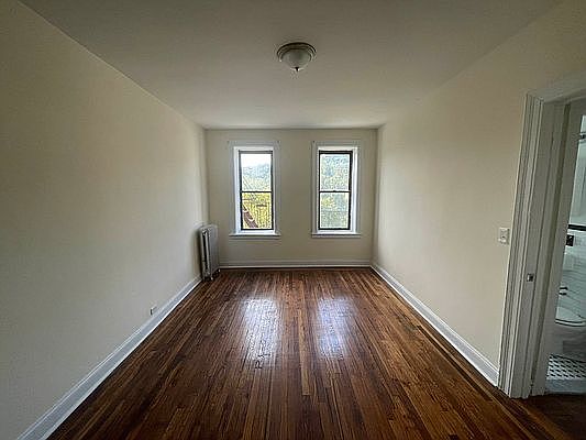 3rd image of 25 Seaman Ave #5C