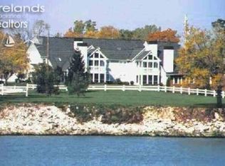 10961 N Bay Point Dr APT 103, Bayshore, OH 43440