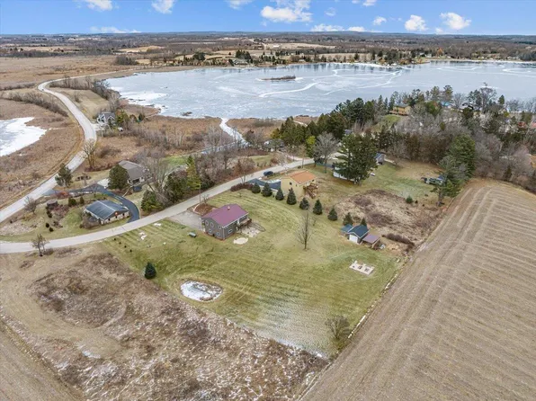 W1286 Floral Park LANE, Campbellsport, WI 53010