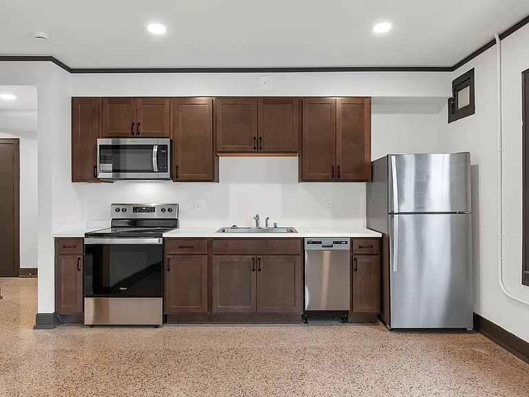 Concordia 27 Apartments - Free 1G Internet & Parking — Photo 45