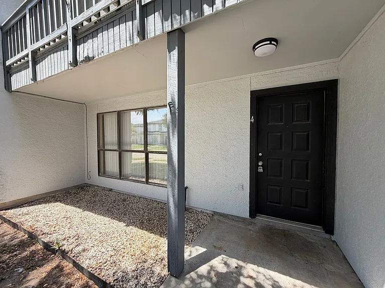 4226 Walnut Hills Dr #4 — Photo 2