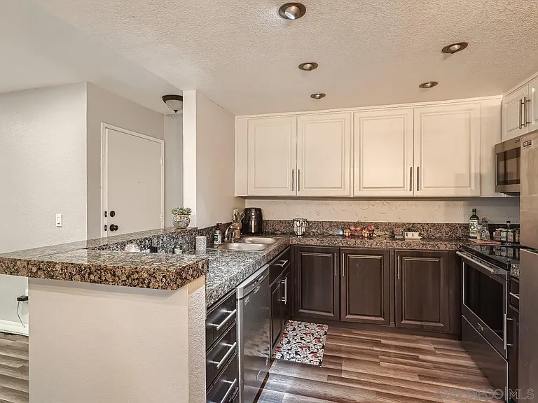 5950 Rancho Mission Rd — Photo 6