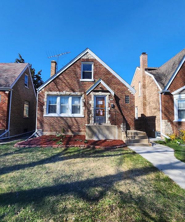 1st image of 5054 W Newport Ave