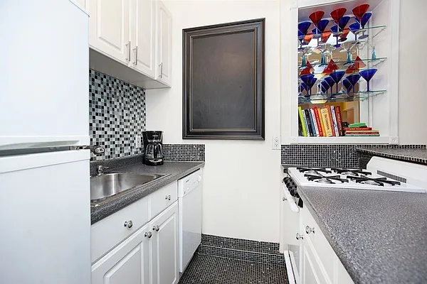 Rented by Manhattan Flats | media 5