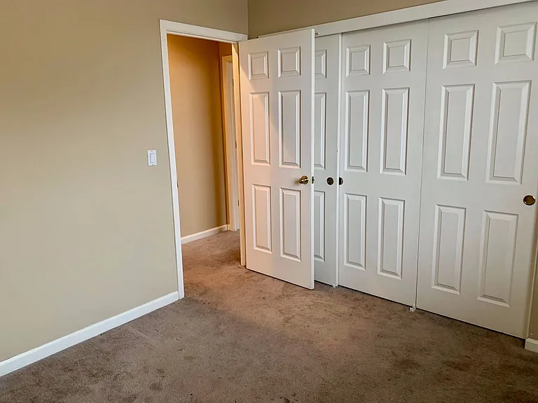 3237 Hudson Dr — Photo 19
