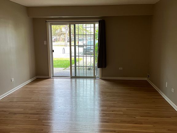 4th image of 1625 N Windsor Dr APT 103