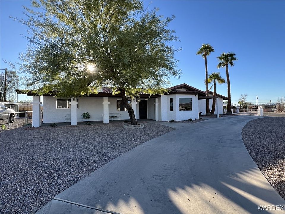 1st image of 1094 Zircon Avenue
