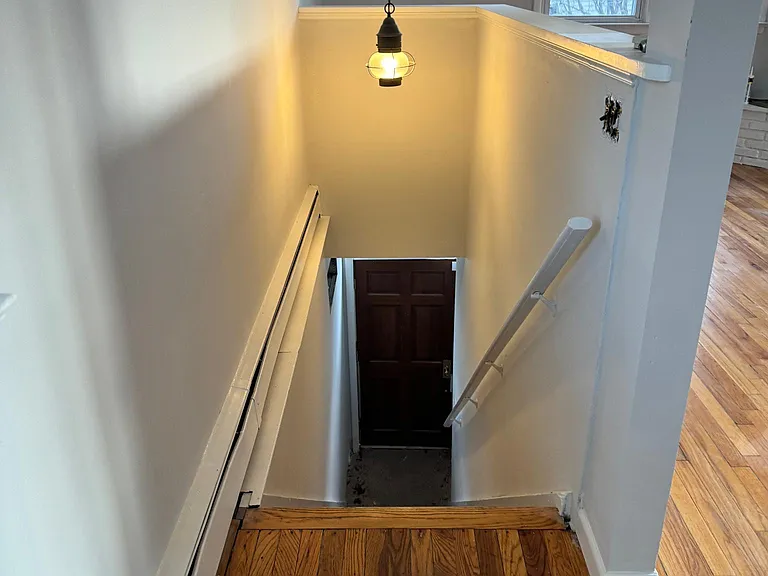 5 Amundsen St #3 — Photo 6