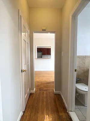 Rented by Realty 2000 Corp | media 30