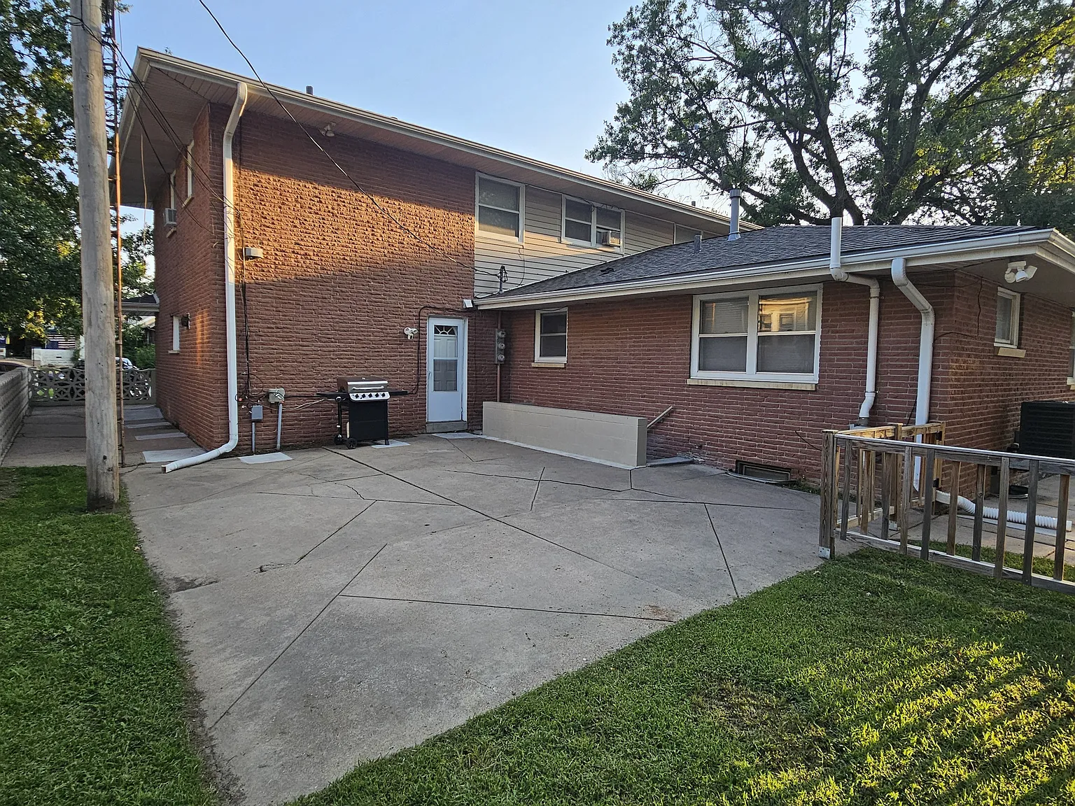 4 bed, 1.5 bath, 2005 sqft, $1,695 — Photo 4