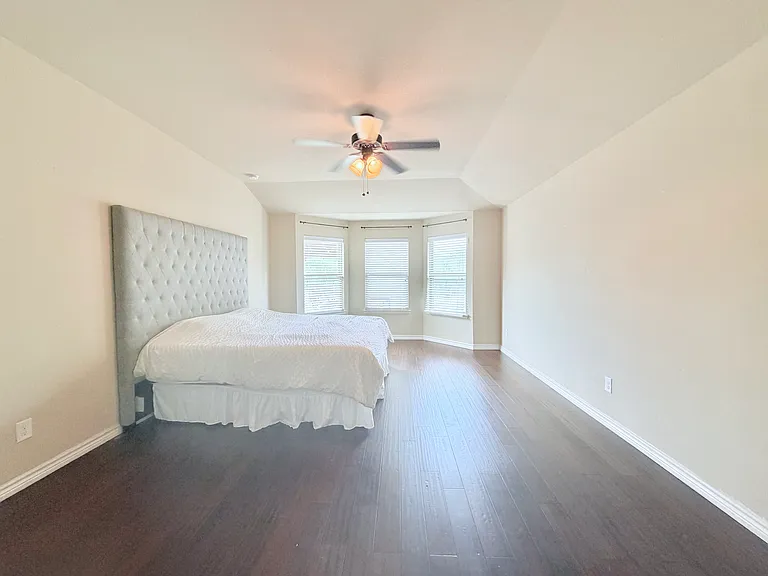 5727 Mountain Hollow Dr — Photo 9