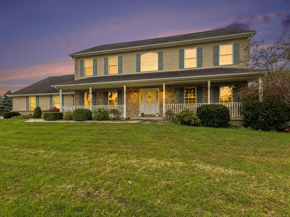 9615 Coomer St, Morenci, MI 49256