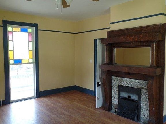5th image of 315 Valley St E