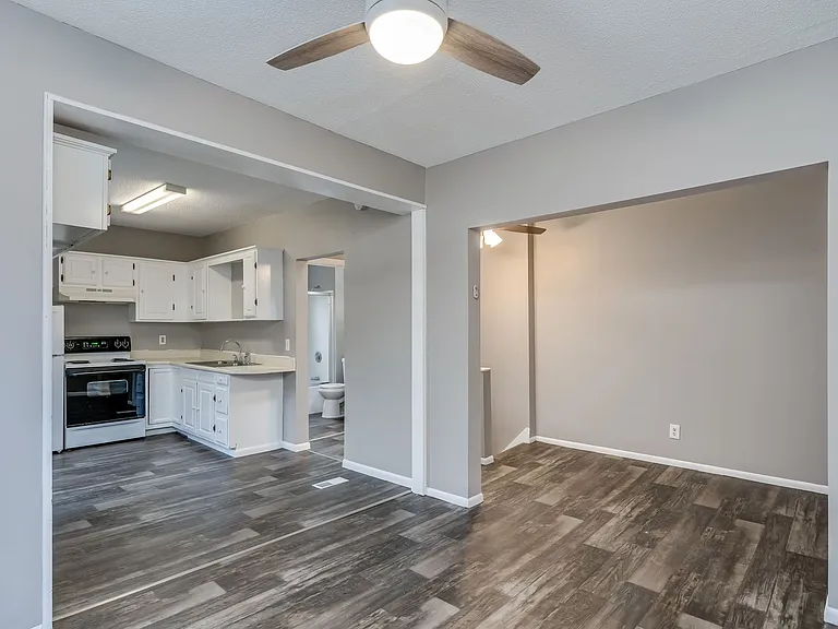 1025 State St — Photo 3