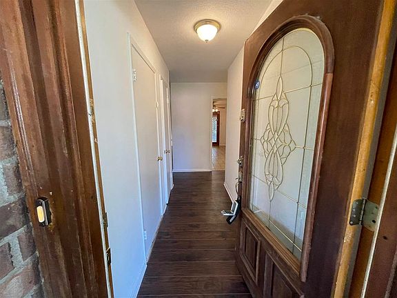 5th image of 2130 Monica St