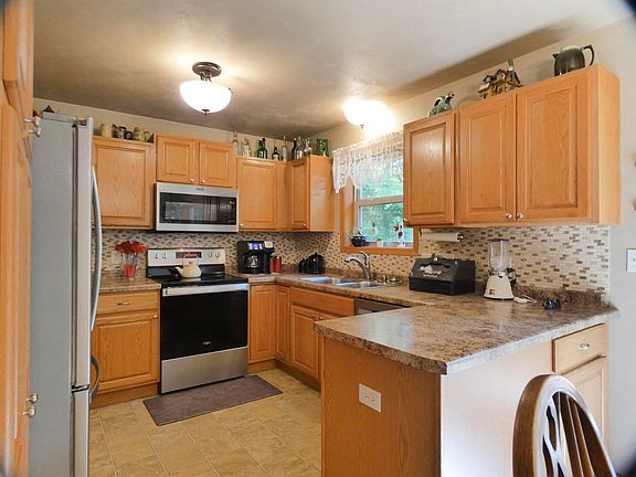 3rd image of 1333 Kloppman St